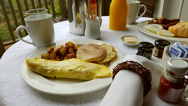 Milliken Creek Inn & Spa- Gourmet Breakfast on Patio